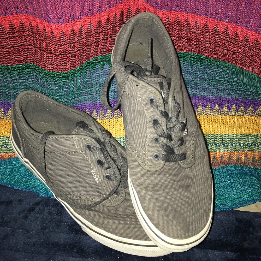 Vans tennis shoes